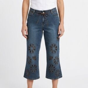Carolina Blues Y2K Cropped Flare Jeans Size 8 Cutout Floral Embroidered Size 8